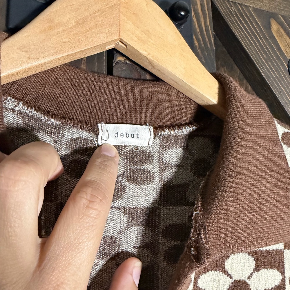 Rare brown‎ daisy checker knit 🤎🌼 - Picture 3 of 5